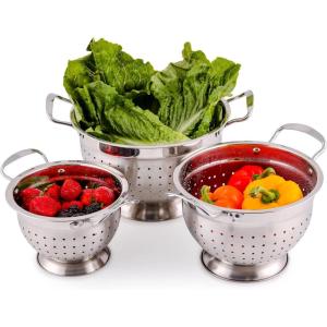 OVENTE Mixing Bowl Set with Lids, 3-Piece Stainless Steel Nesting Bowls for Easy Food Storage, Stackable Design, Kitchen Essential for Baking, Cooking and Prepping, Size 5, 3.5, 1.5QT, Silver BM46333S(5  3  1.5 Quarts)
